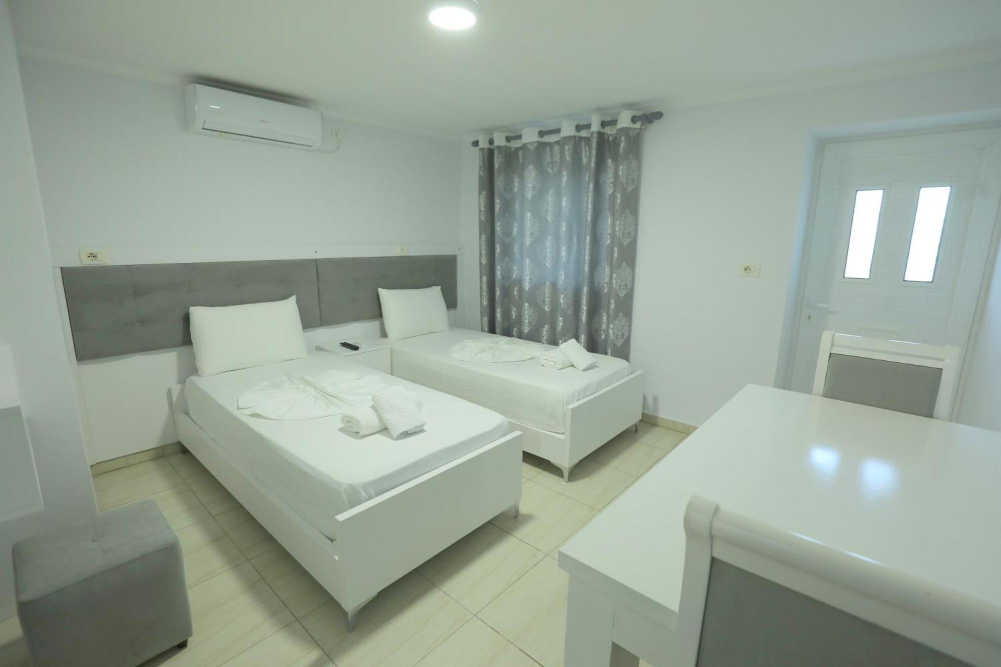 Villa Kevin'S Sarandë Exterior foto